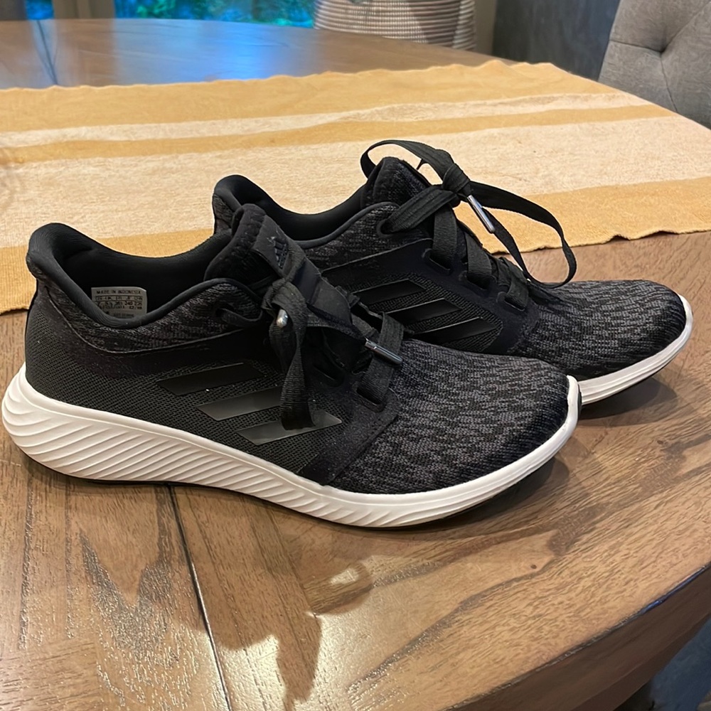 Women’s Adidas Edge Lux 3 size 7 carbon (black and gray)